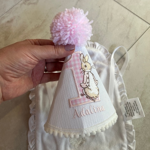 Blank’s boutique Peter rabbit birthday party hat and bib Adalina - Picture 4 of 12